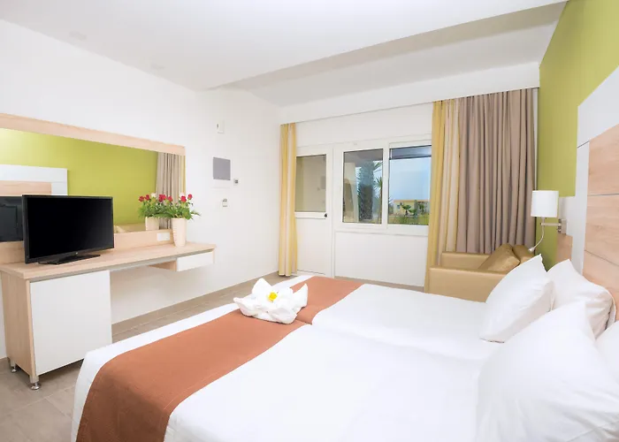 Hotel Eurovillage Achilleas 4*