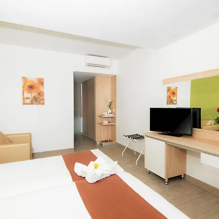 Hotel Eurovillage Achilleas 4*