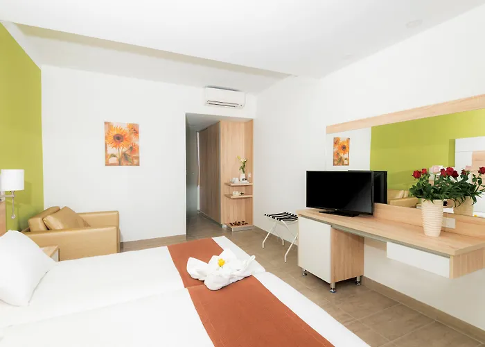 Hotel Eurovillage Achilleas 4*